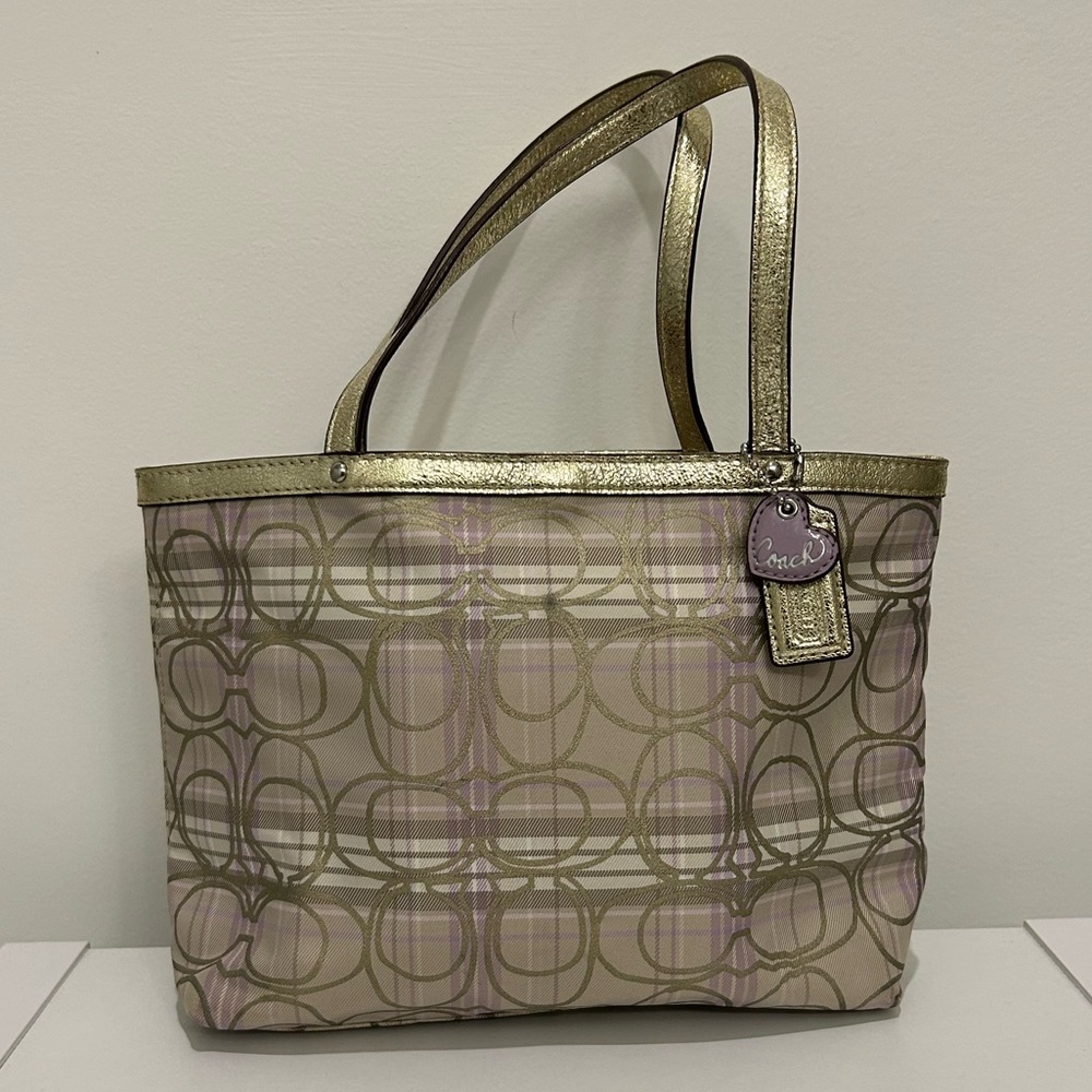 NWOT COACH Small Lilac and Gold Handbag